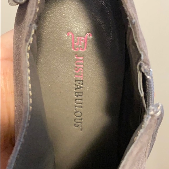 Grey suede ankle booties with back bow - Picture 6 of 8